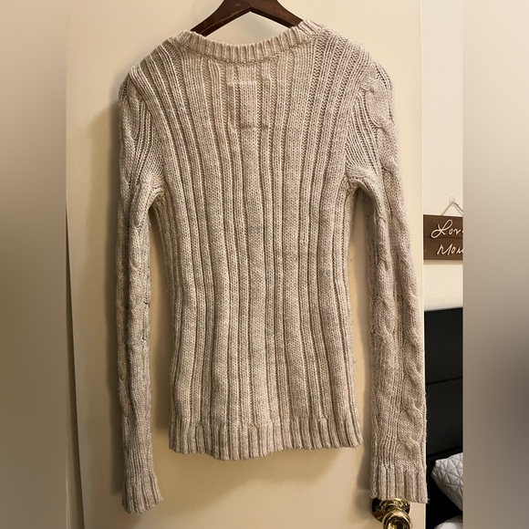 Hollister chunky knit cream button down cardigan, size M - Picture 6 of 7